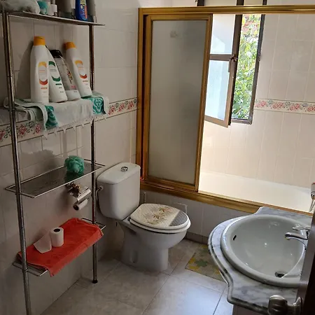 Privada Triple 住宿加早餐酒店 *