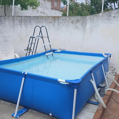 Privada Triple Bed & Breakfast